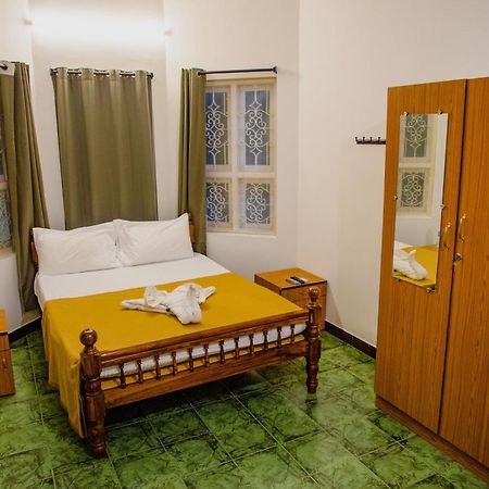 Maison Blanche Near Rock Beach Hotel Puducherry Eksteriør billede