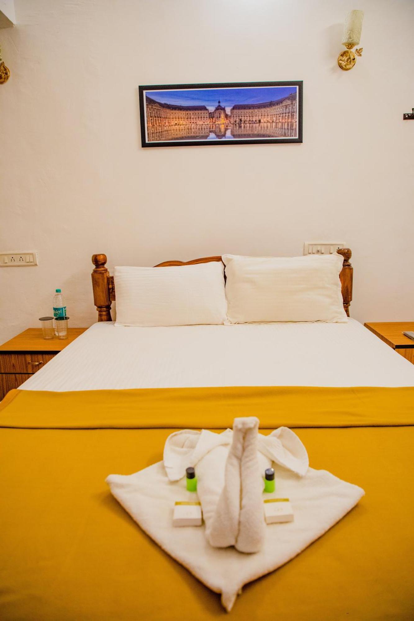 Maison Blanche Near Rock Beach Hotel Puducherry Eksteriør billede