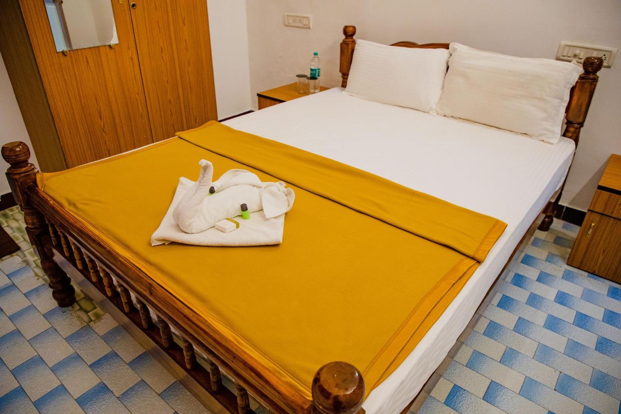 Maison Blanche Near Rock Beach Hotel Puducherry Eksteriør billede