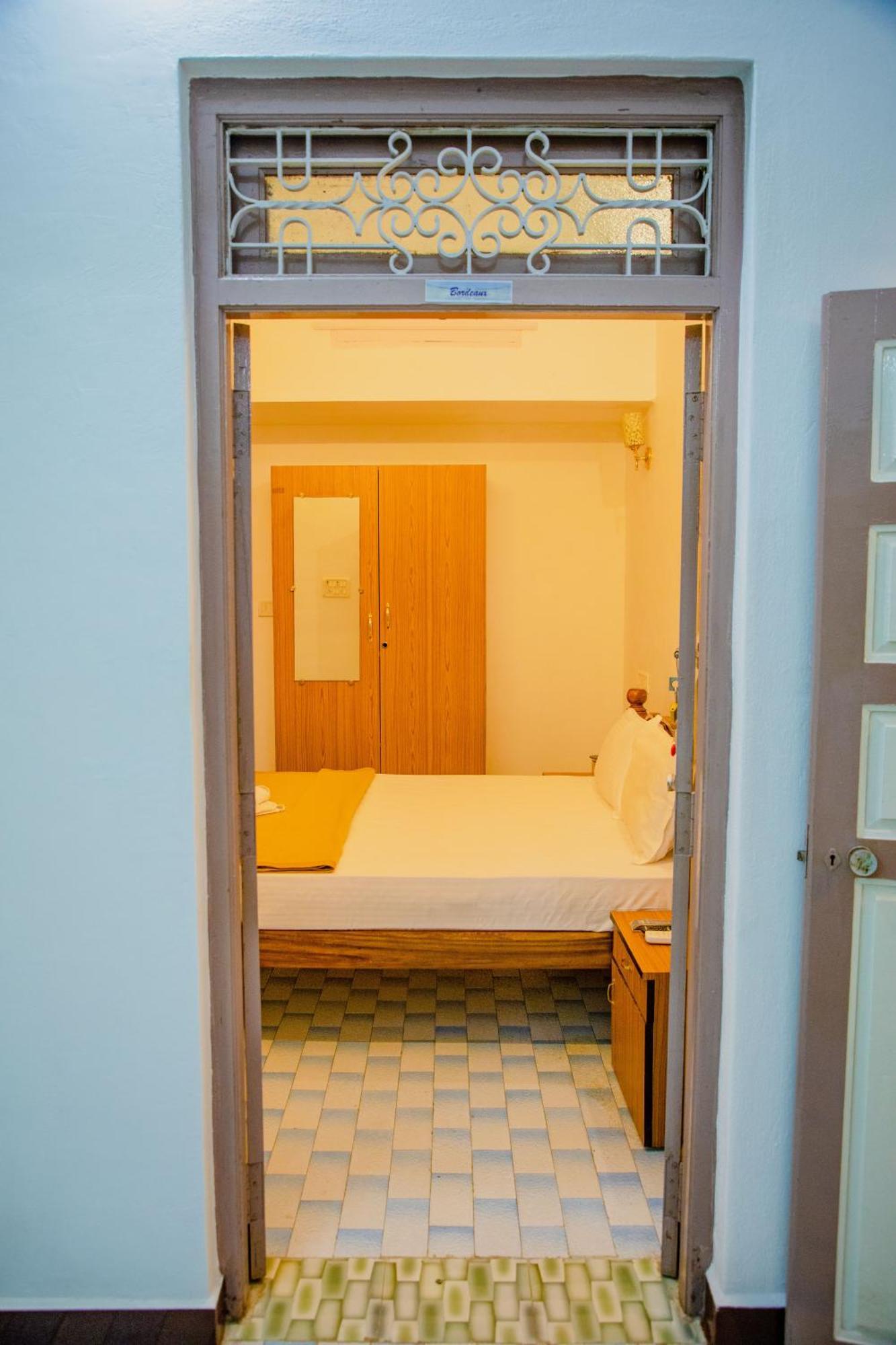 Maison Blanche Near Rock Beach Hotel Puducherry Eksteriør billede