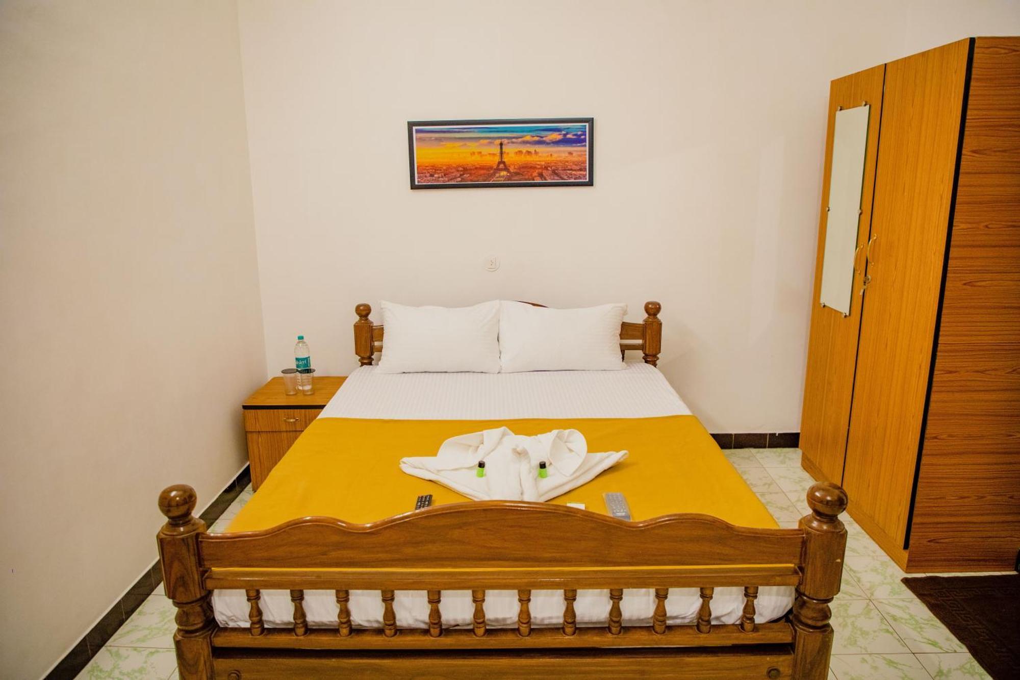 Maison Blanche Near Rock Beach Hotel Puducherry Eksteriør billede