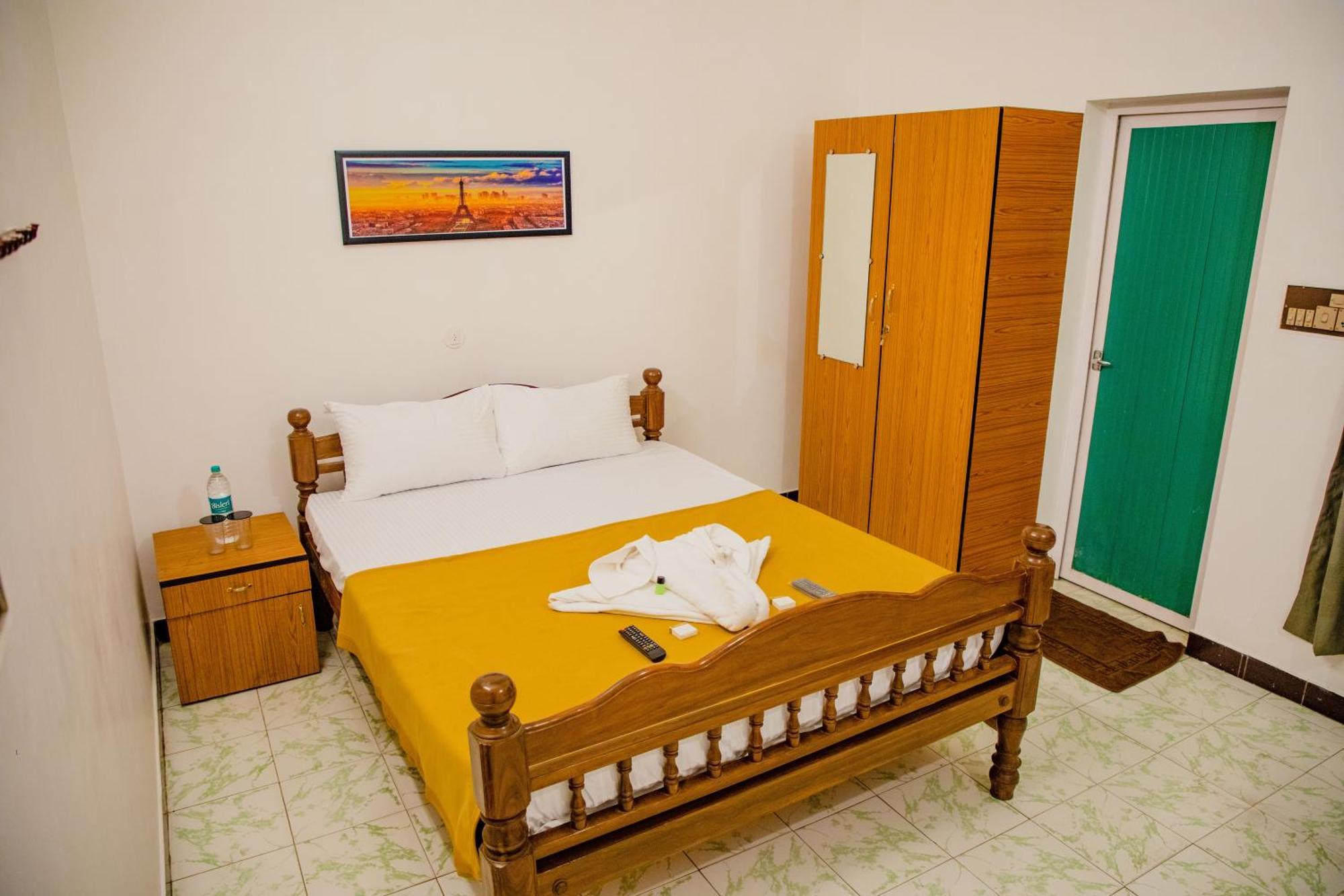 Maison Blanche Near Rock Beach Hotel Puducherry Eksteriør billede
